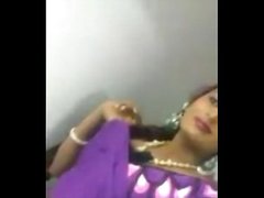 Desi Housewife showing her body